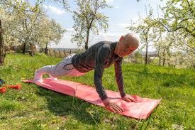 这种低级失误在领先时尤为致命，防守专注度需反思