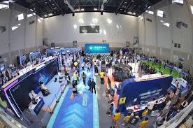 世体：今夏巴萨要引进一名前锋，目标包括伊萨克和迪亚斯